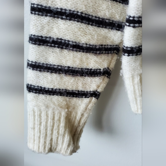 Oversized wool blend sweater - Picture 2 of 7